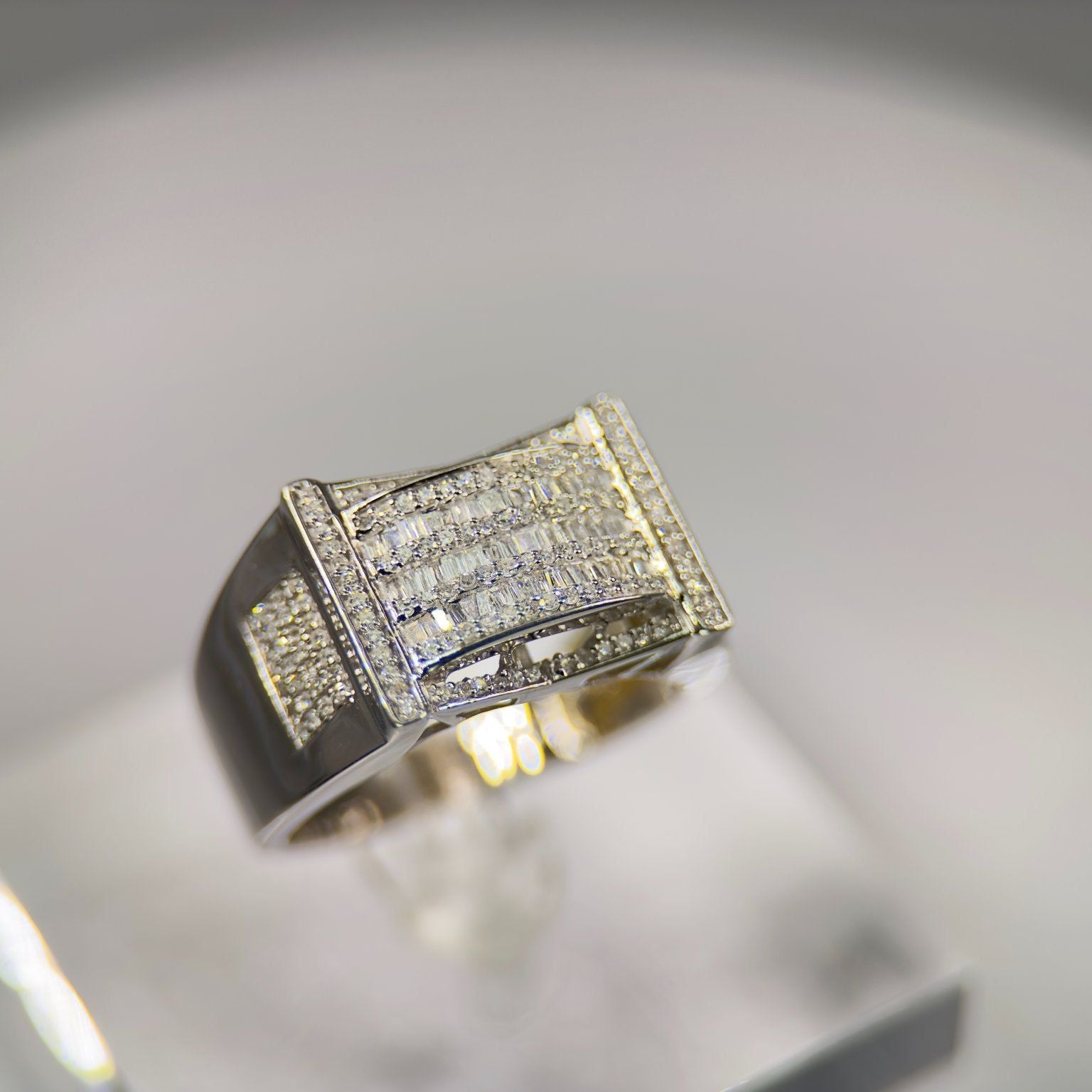 DR1185 - Oro blanco de 14 quilates - Cojín - Diamante - Anillos de diamantes para hombre