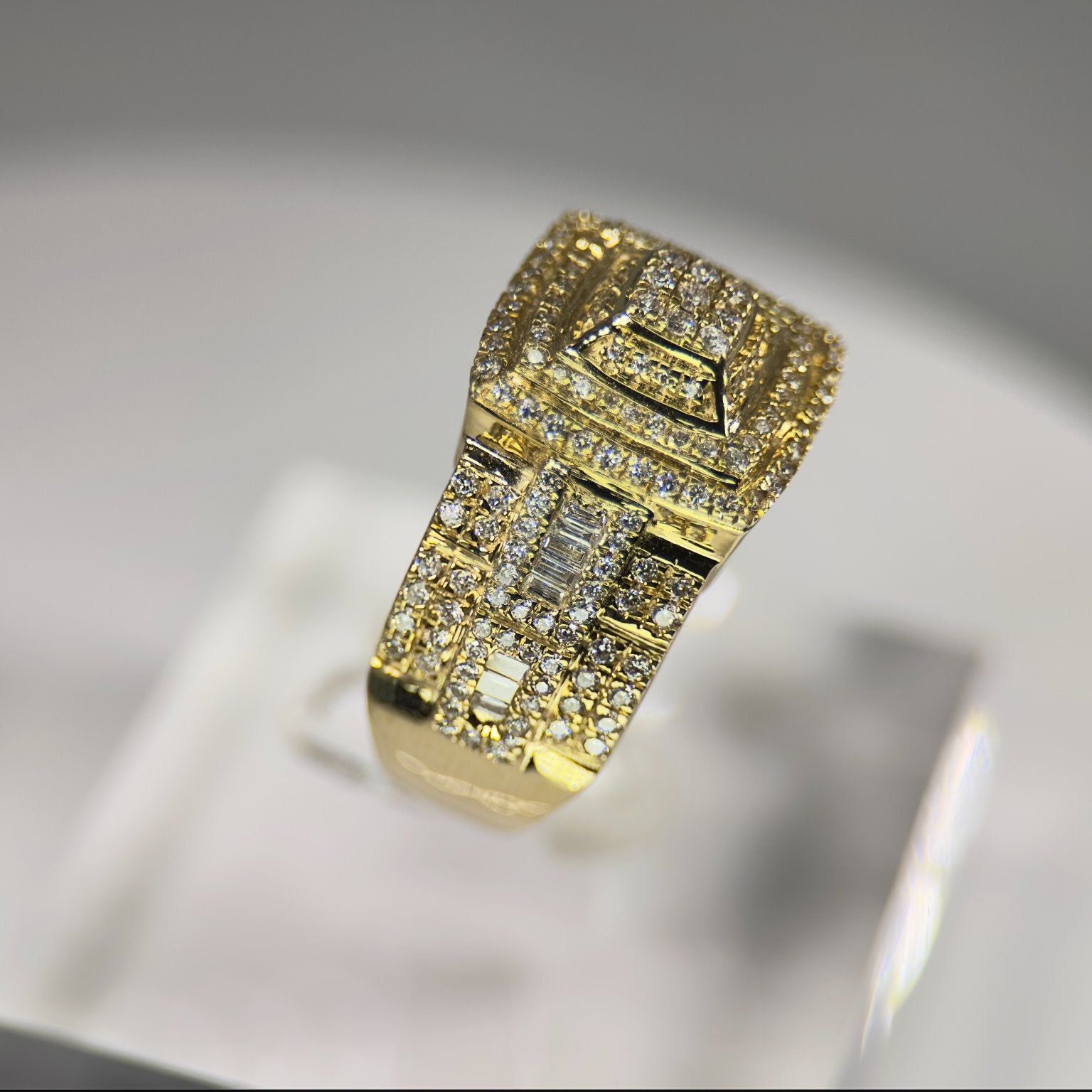 DR1197 - Oro amarillo de 14 quilates - Cojín - Diamante - Anillos de diamantes para hombre