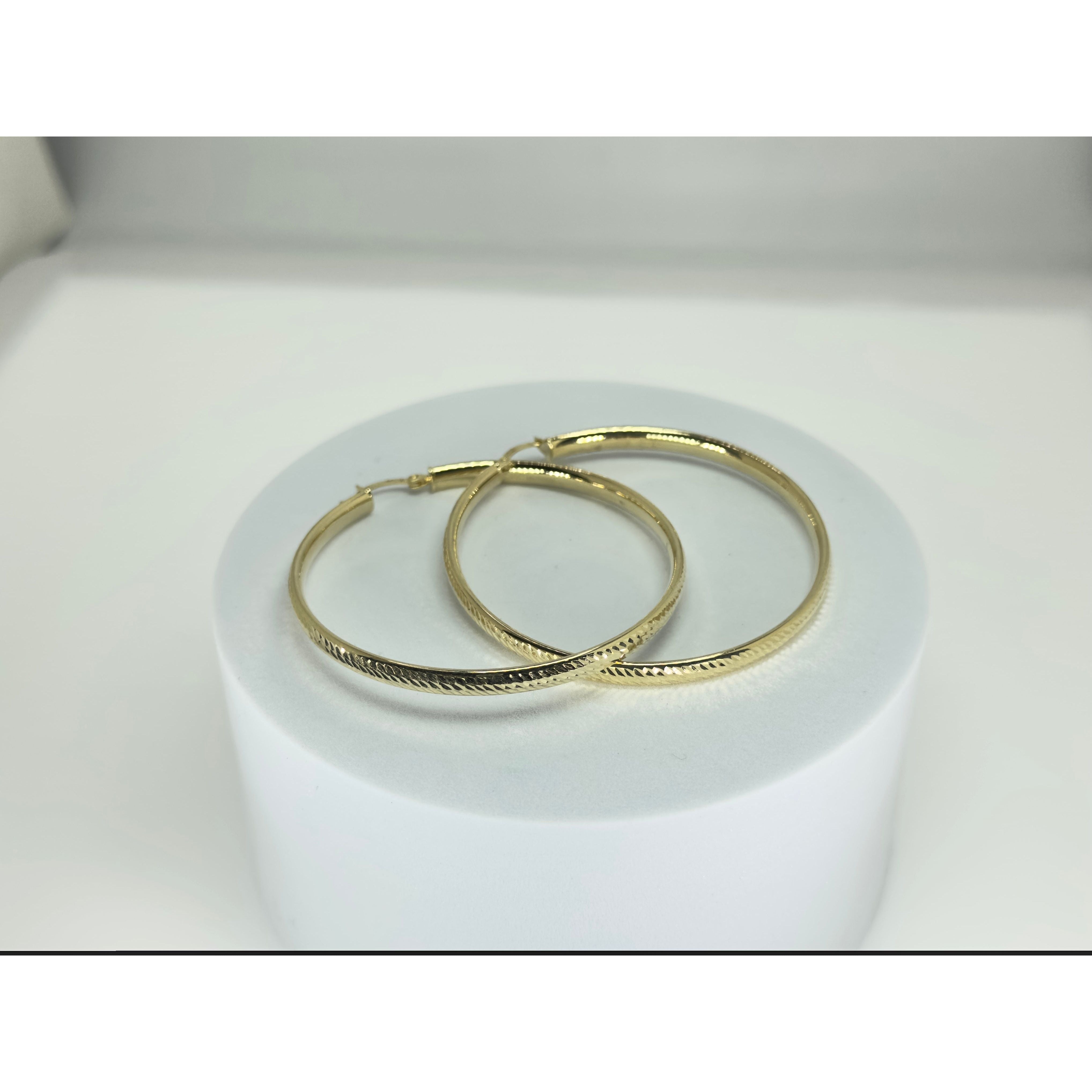 DR1590 - Oro Amarillo 14K - Aros de Oro