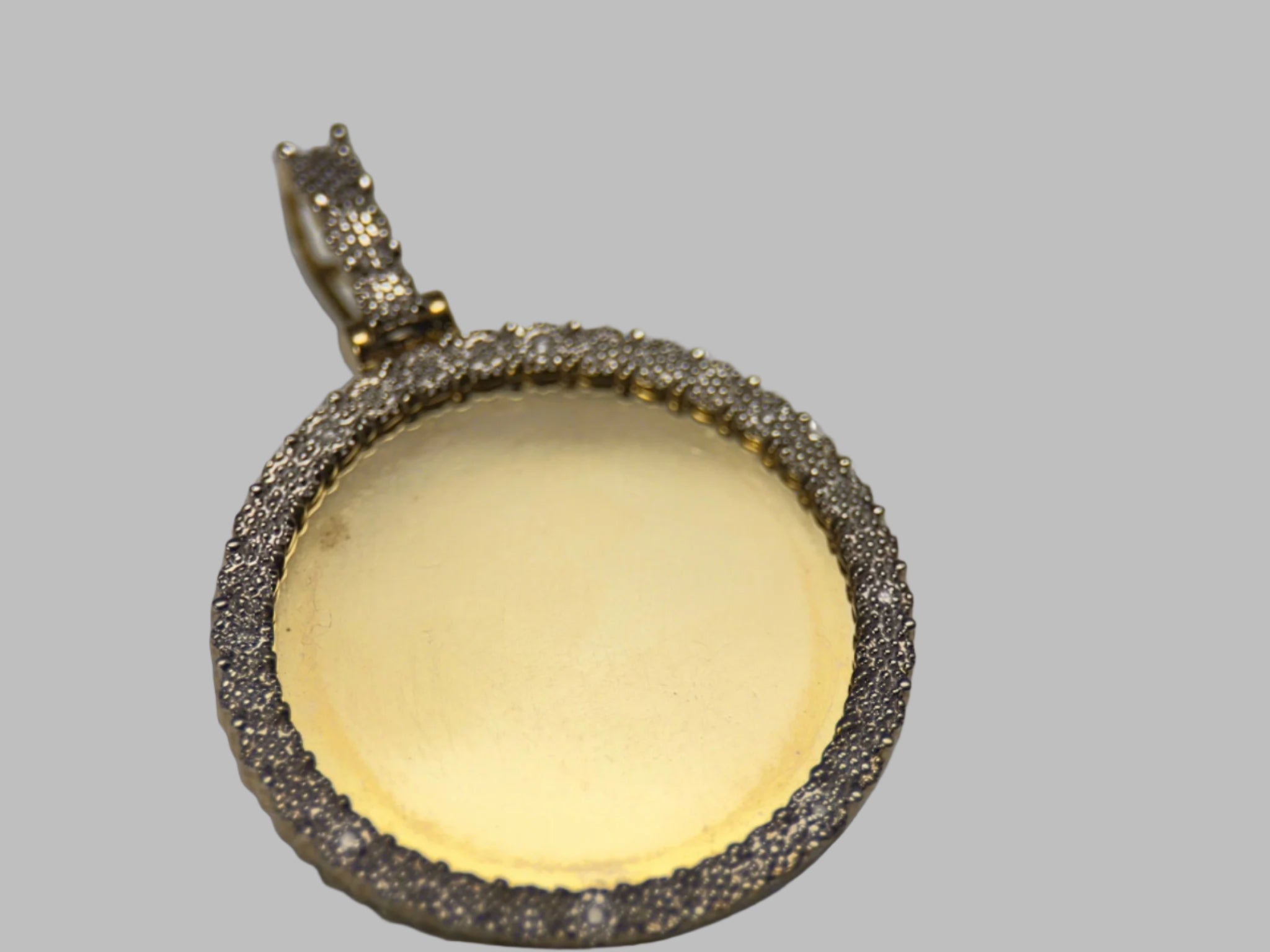 DR1367 - 10k Gold - Diamond - Picture Pendant